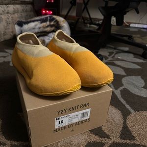 Yeezy knit RNR